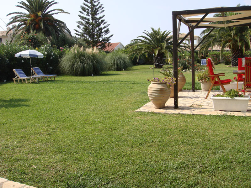 011 Sitting Area in the Garden Villa Eleftheria accommodation in corfu